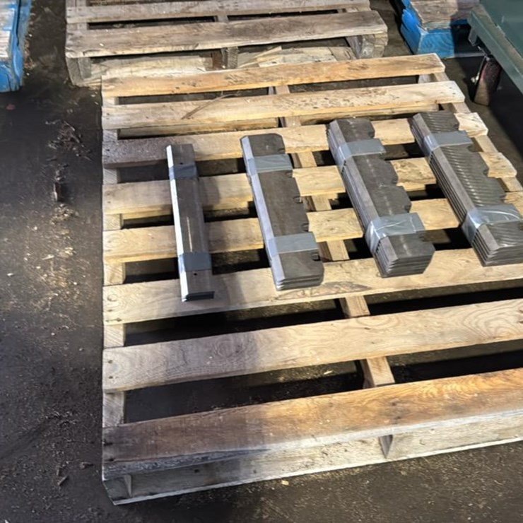 #150 • Chipper Knives