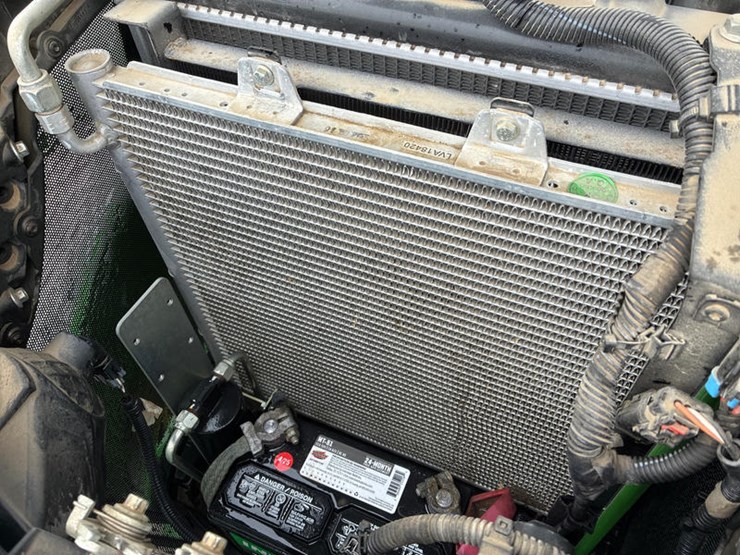 john-deere-3033r-image-48