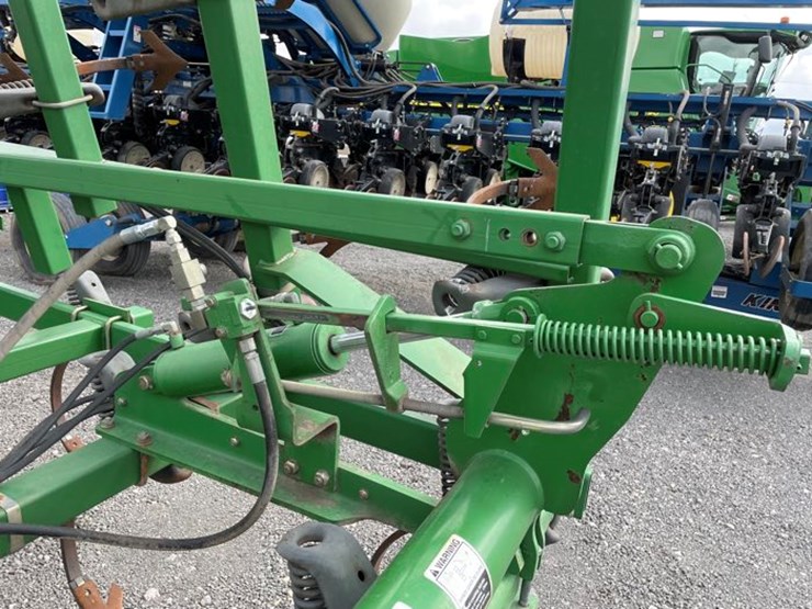 john-deere-2210-image-9