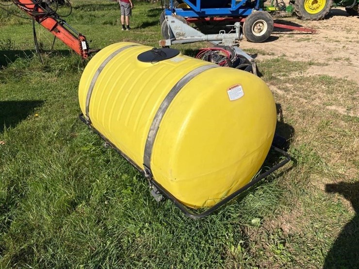 john-deere-front-mount-liquid-tank-image-3
