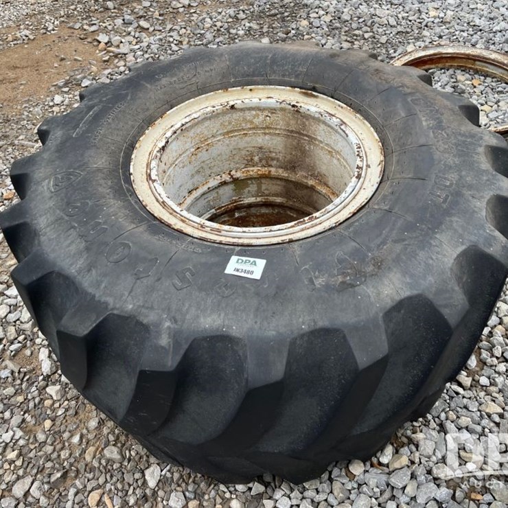 Firestone Flotation Tire (JN3480)