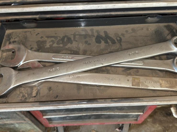 #174-•-craftsman-toolbox-and-contents*-image-11