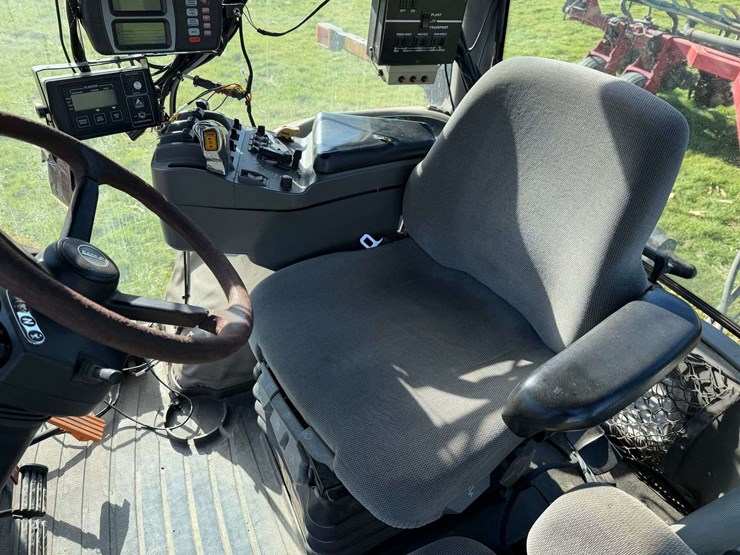 case-ih-mx220-image-39