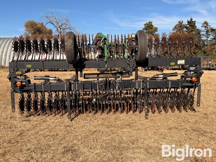 yetter-30'-rotary-hoe-image-2