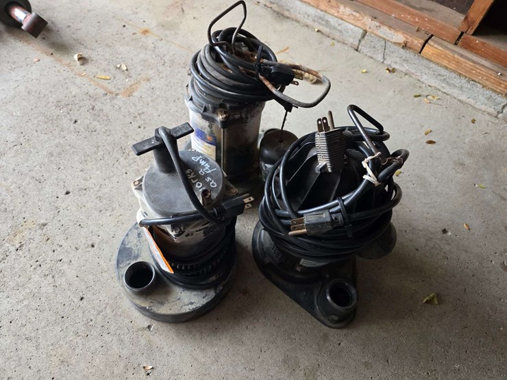 3-sump-pumps,-1-w/out-float,-all-in-working-order-per-seller,-buying-all-for-one-money-image-5