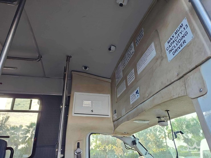 2017-ford-e450-image-13