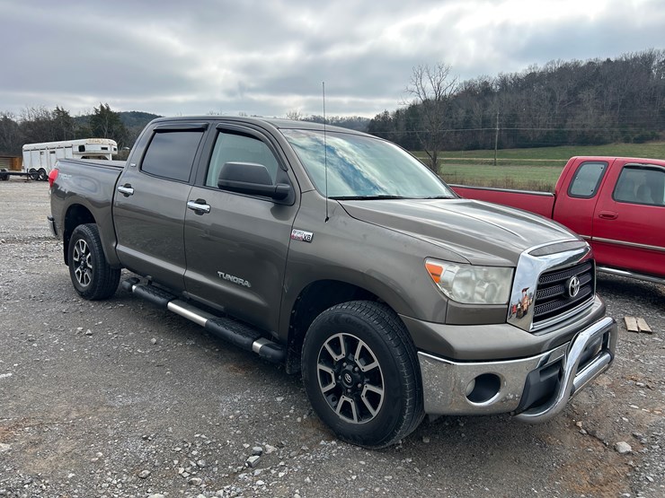 toyota-tundra-image-2