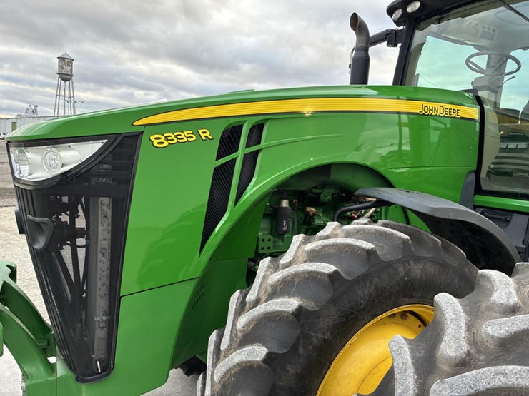 john-deere-8335r-image-38