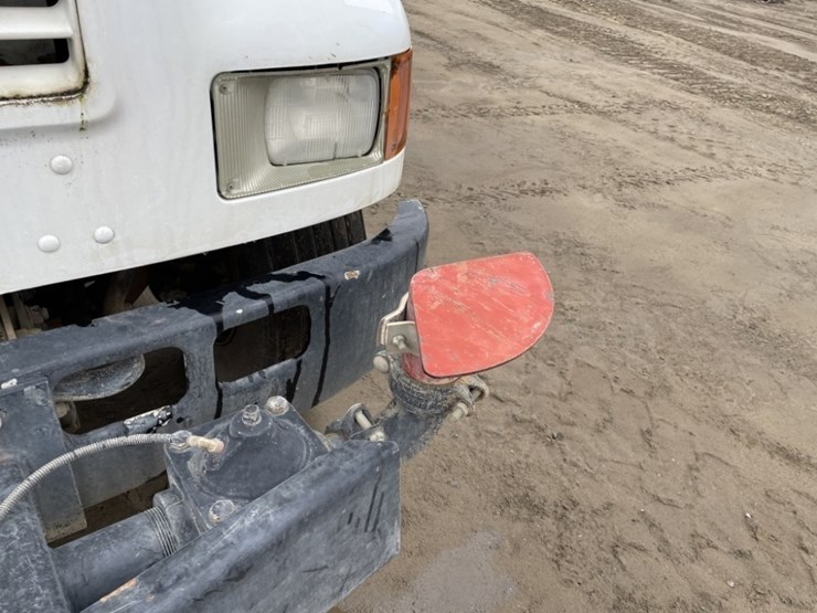 international-4900-image-17