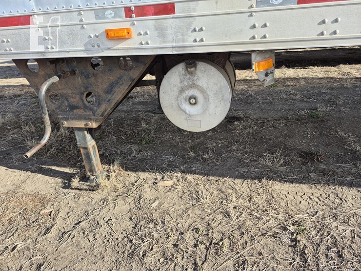 2002-utility-3000r-image-13