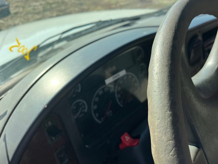 05-freightliner,-m2,-20’johnny-gregory-dump-grain-body,-5’-sides,-image-24