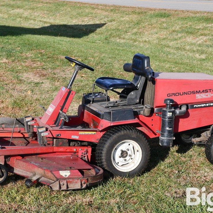 Toro GroundMaster 223-D Riding Lawn Mower