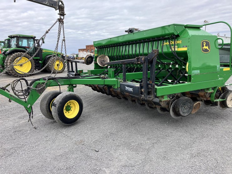 john-deere-1590-image-15