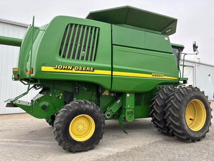 john-deere-2000-image-3