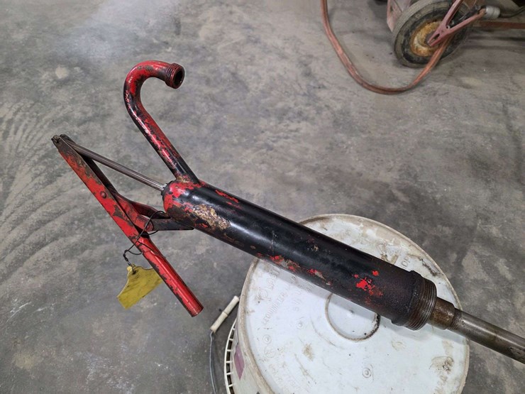 oil-barrel-hand-pump-image-3