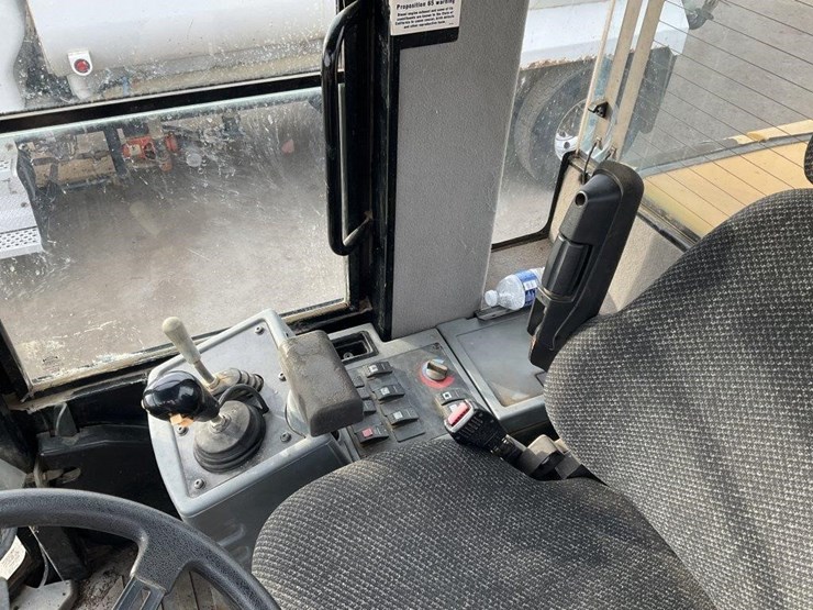 caterpillar-928h-image-24