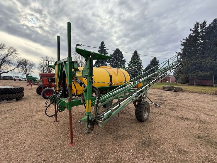 summers-90’-sprayer,-3pt-hookup,-500-gallon-tank,-5-section-shut-offs,-comes-with-controller,-wings-image-11