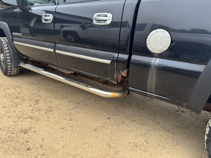 2005-chevy-silverado-2500-hd-pickup-image-12