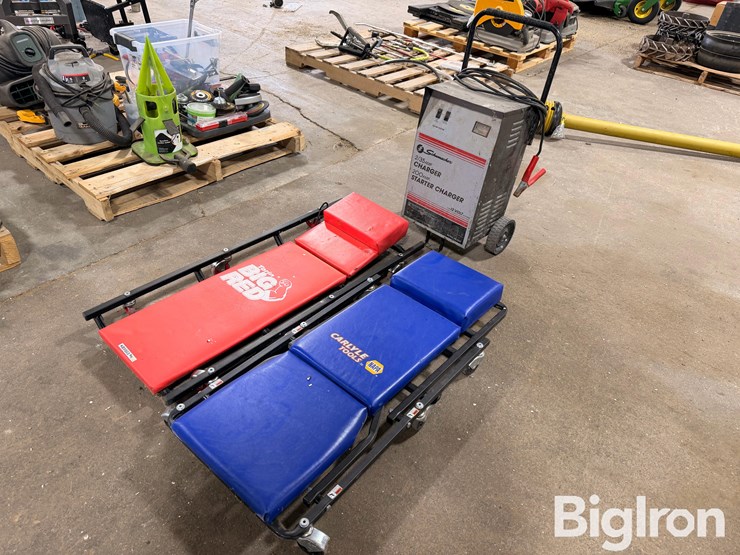 schumacher-battery-charger-&-creepers-image-1