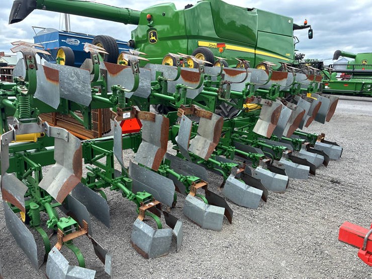 john-deere-845-image-14