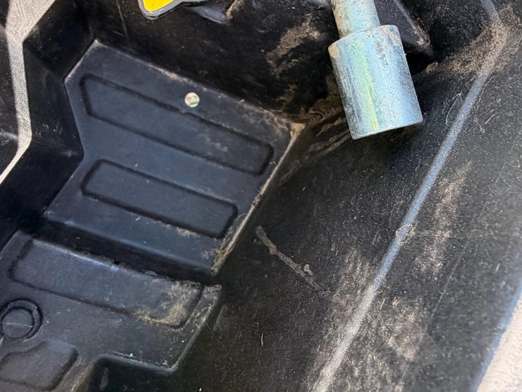 2023-john-deere-z530r-image-11