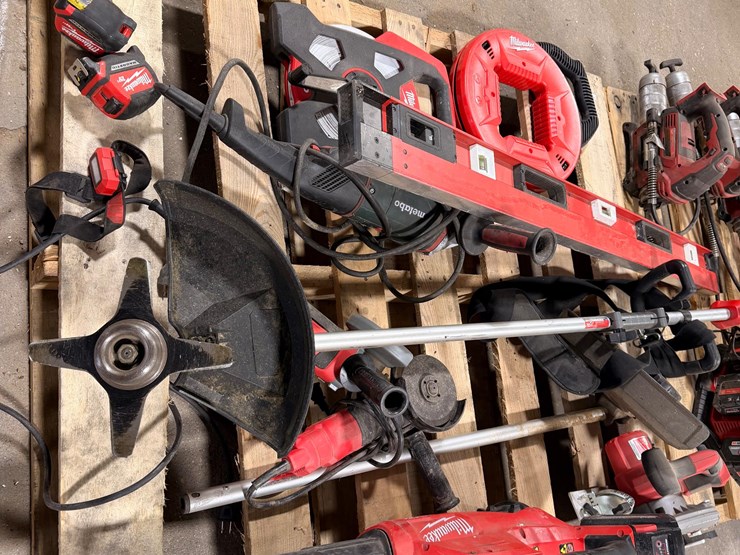 milwaukee-power-tools-w/batteries-&-6-battery-charger-image-16