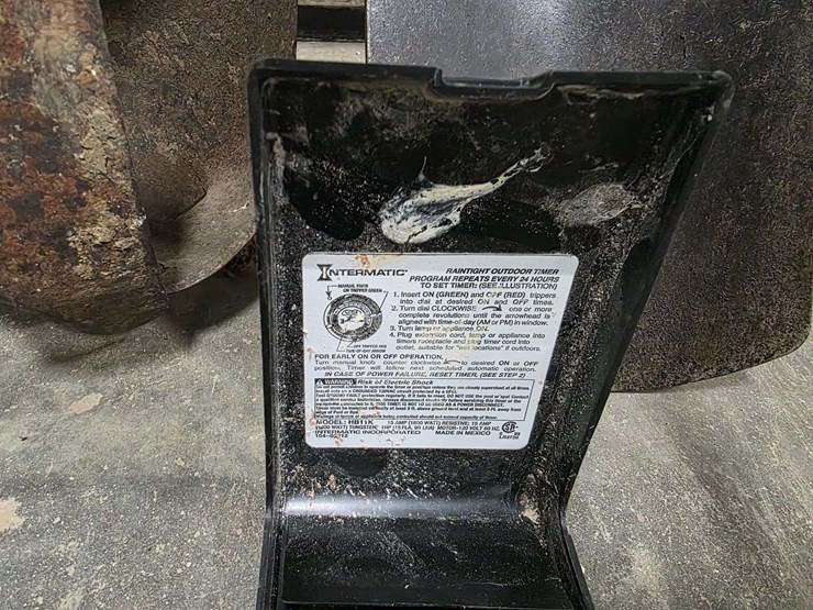 2-shovels,-shepards-hook,-post-hole-digger,-15-amp-outdoor-timer-image-5