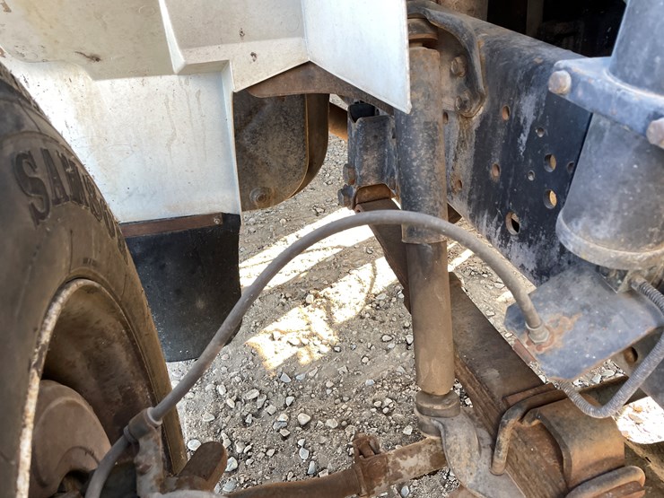 international-4700-image-46