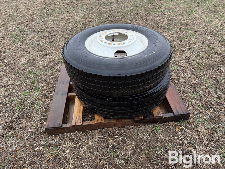 2)-11r22.5-tires-image-4