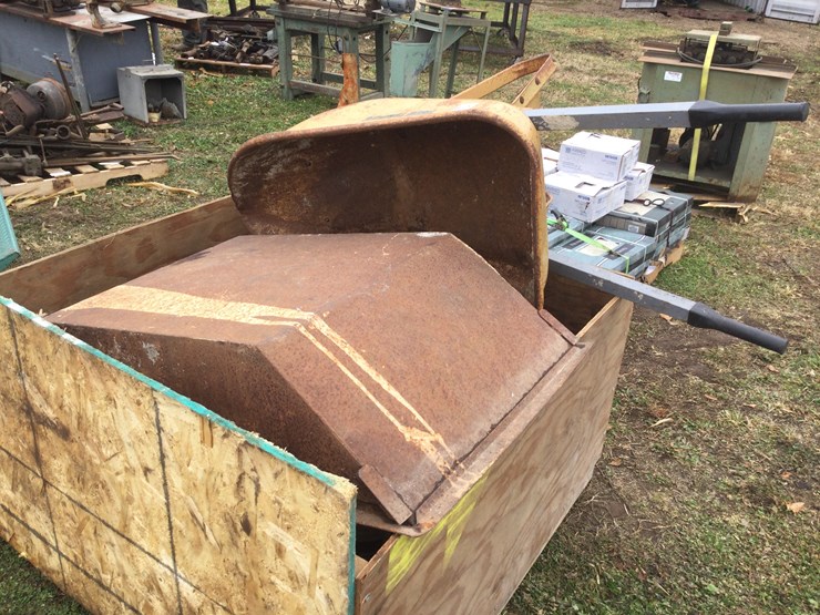 #4805-•-metal-tub-measures-28"w-x-48"l:-location:w2486-smies-rd.,-oostburg,-wi-53070-image-1