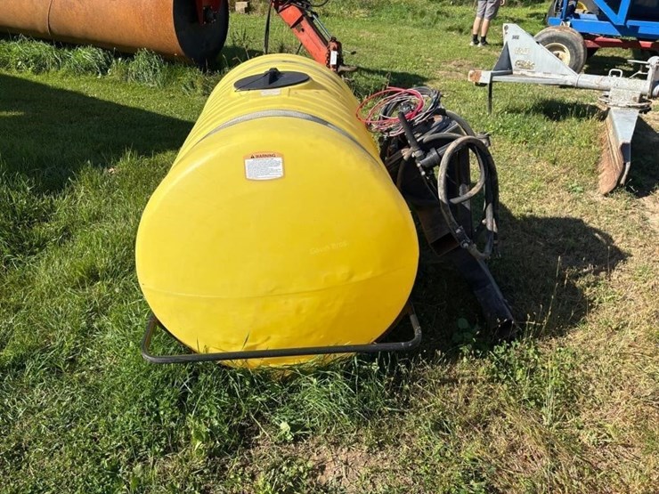 john-deere-front-mount-liquid-tank-image-2