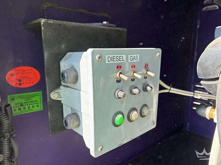 2019-isuzu-nrr-image-23