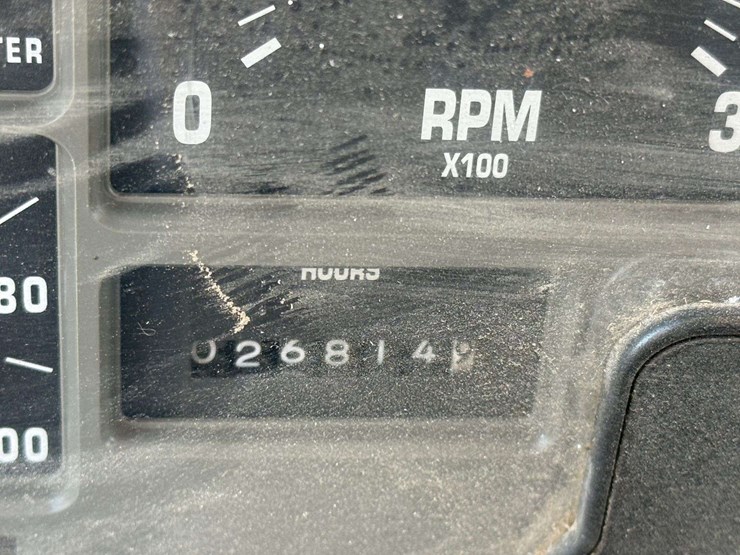 1996-international-8100-image-26