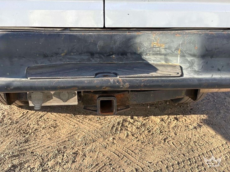 2011-ford-cargo-image-24