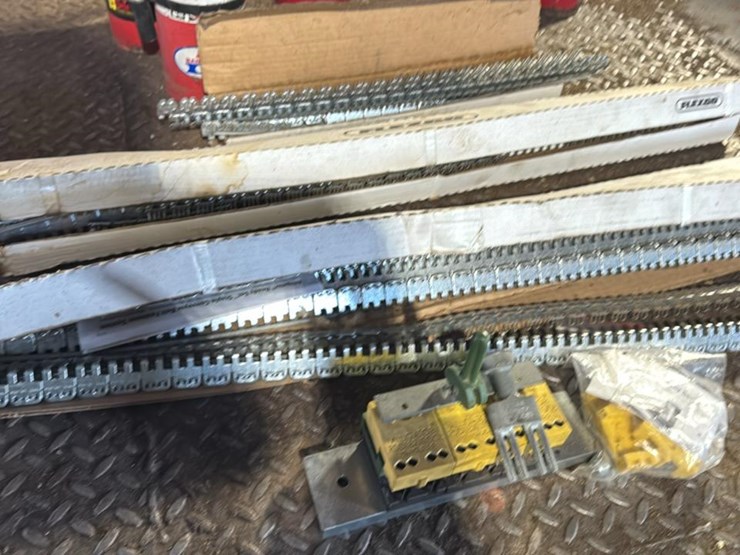 #173-•-belt-lacing-and-tool-image-3