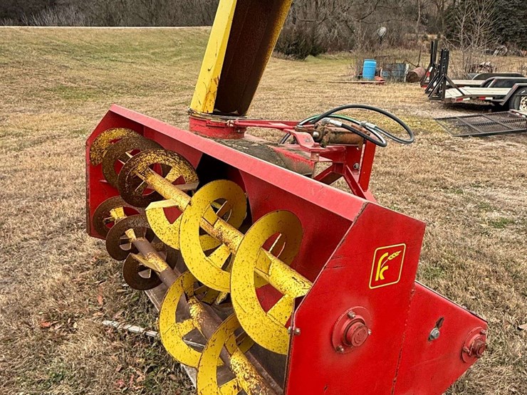 farm-king-8’-snowblower,-dual-augers,-540-pto,-3pt-hookup,-hydraulic-spout-image-7