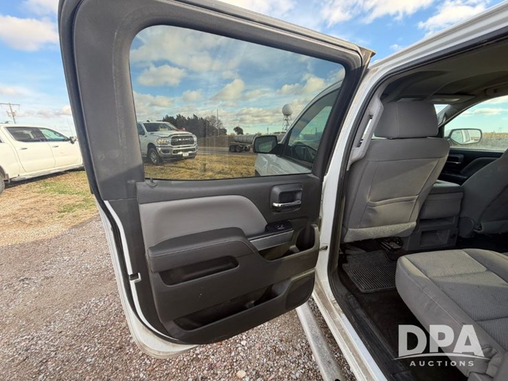 2017-chevrolet-1500-image-46