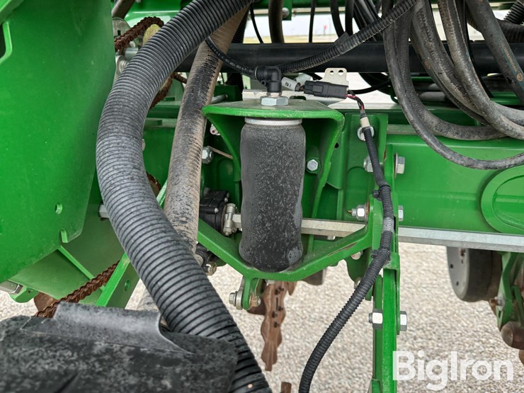 2015-john-deere-1795-image-18