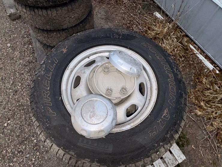 2021-ford-500-image-3