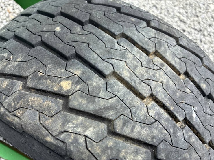 john-deere-845-image-23