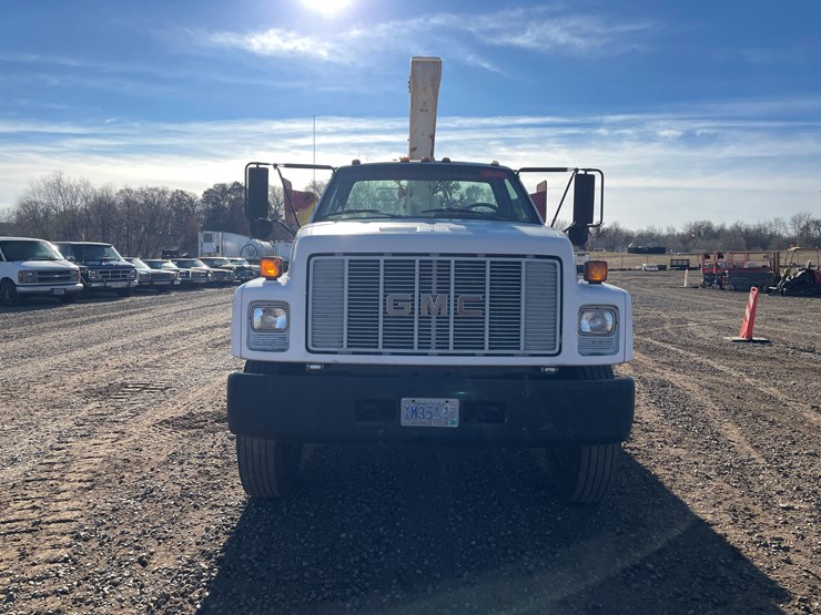 #1141-•-1995-gmc-topkick-bucket-truck-(has-mn-title)-image-8
