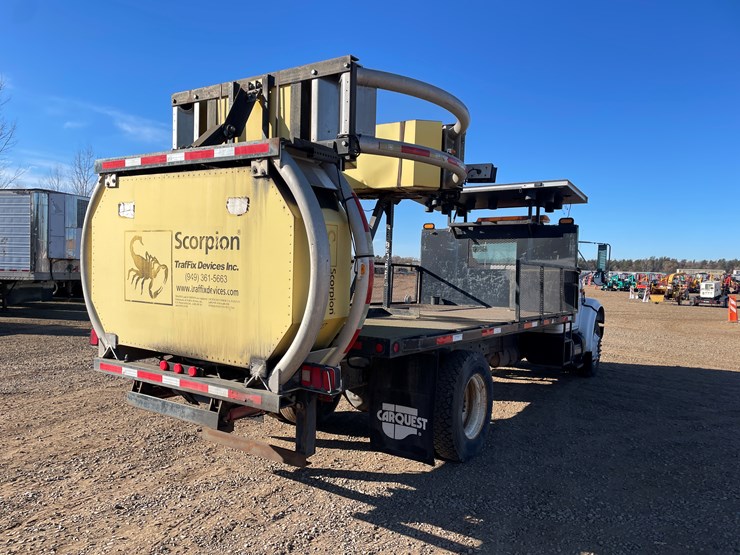 international-4700-image-3