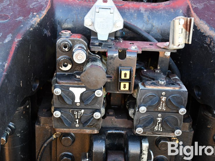 case-ih-mx230-image-11