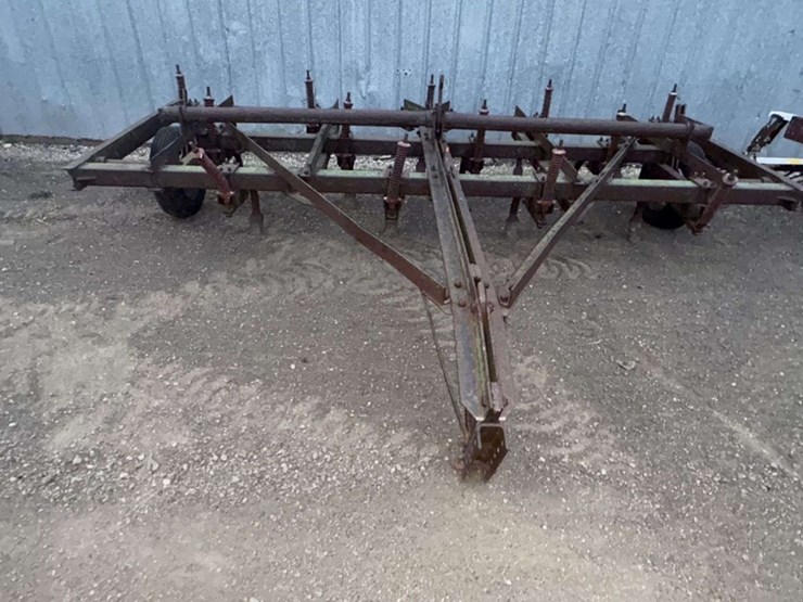 glencoe-chisel-plow,-pull-type,-13’,-(13)-shank,-no-hyd-cyl-image-3