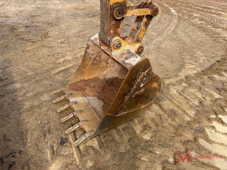 caterpillar-307d-image-8