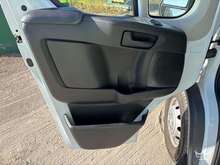 2018-ram-promaster-2500-image-10