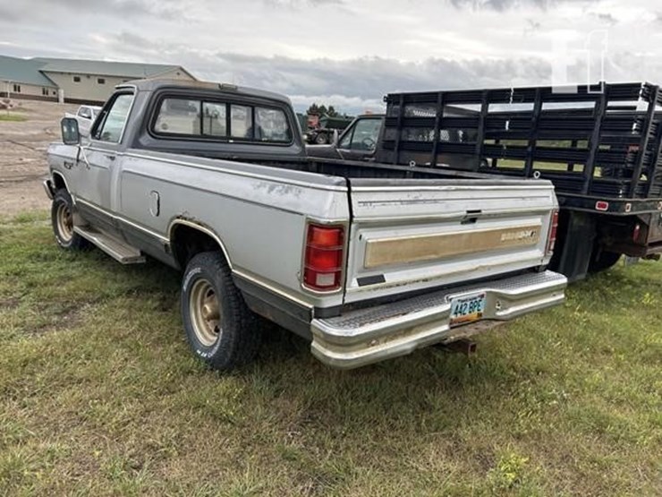 1987-dodge-150-image-4