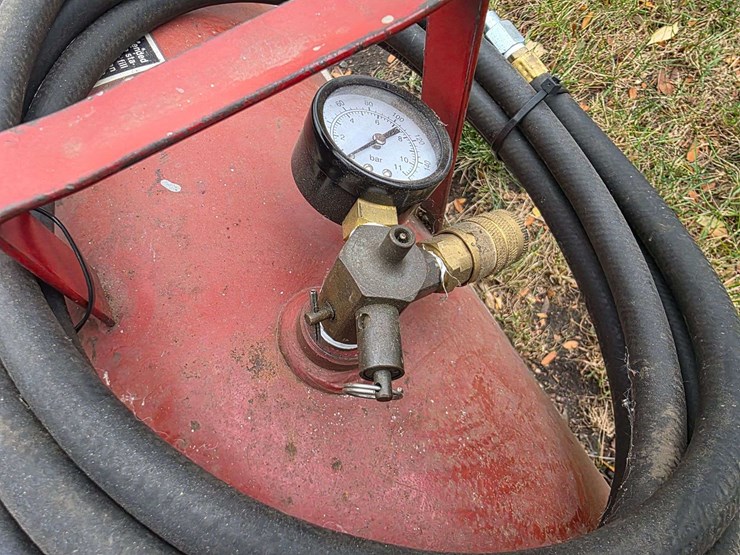 magna-force-20-gallon-portable-air-tank-image-4