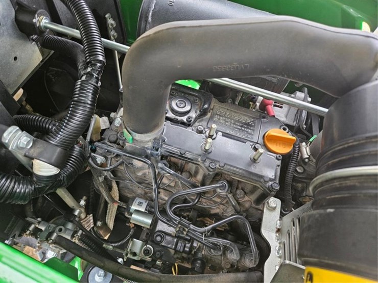 john-deere-1025-image-22