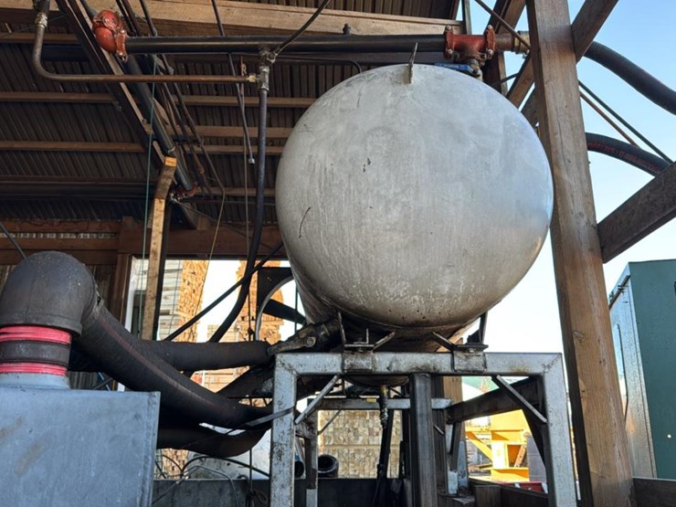 #138-•-500-gallon-oil-reservoir-image-2